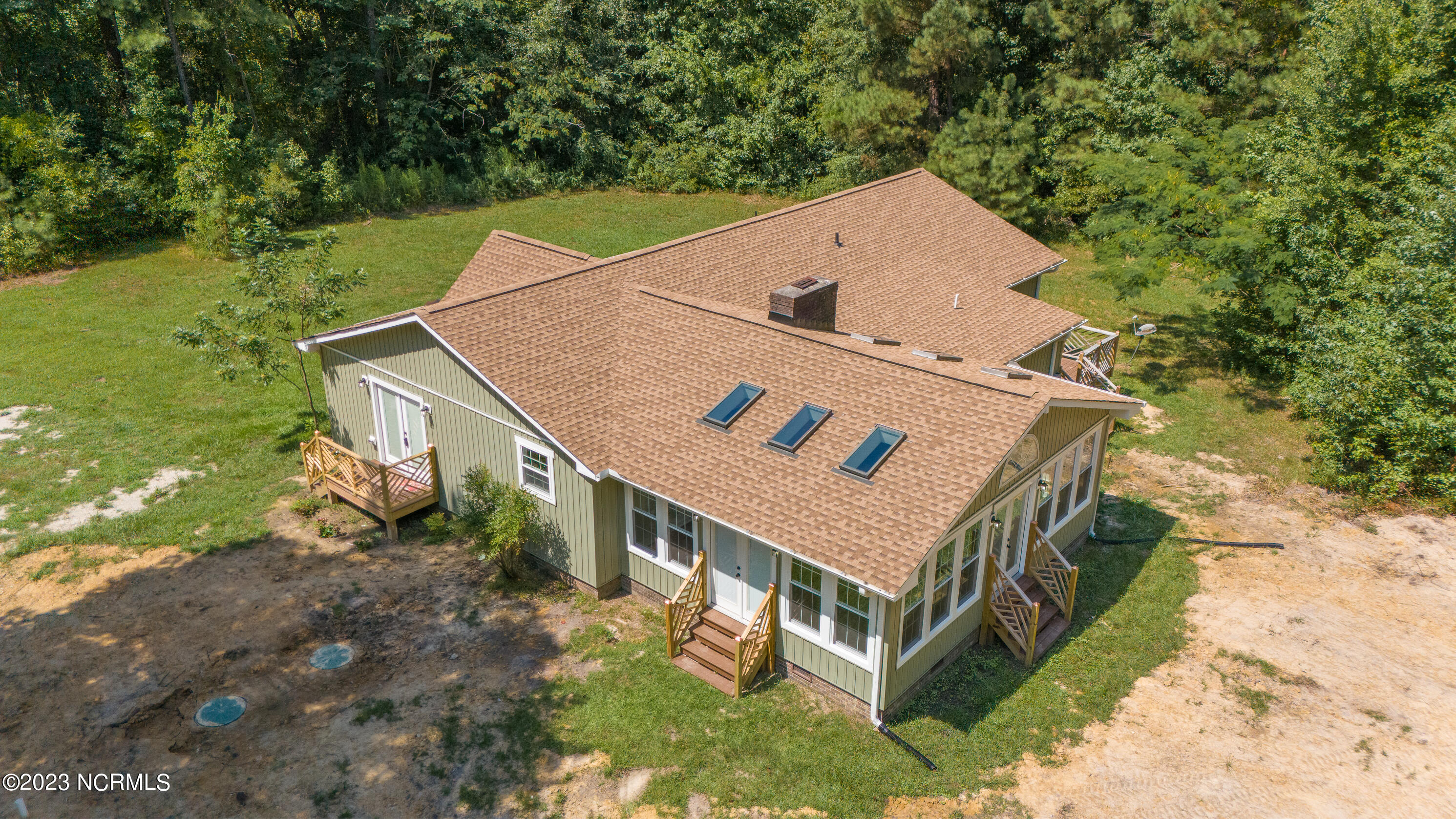 4437 Joe Mobley Road Williamston, NC 27892 - Photo 3 of 53 2480 Square feet