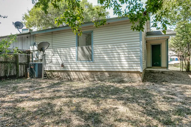 $1,250 | 14436 Woods Hole Drive, San Antonio, TX 78233