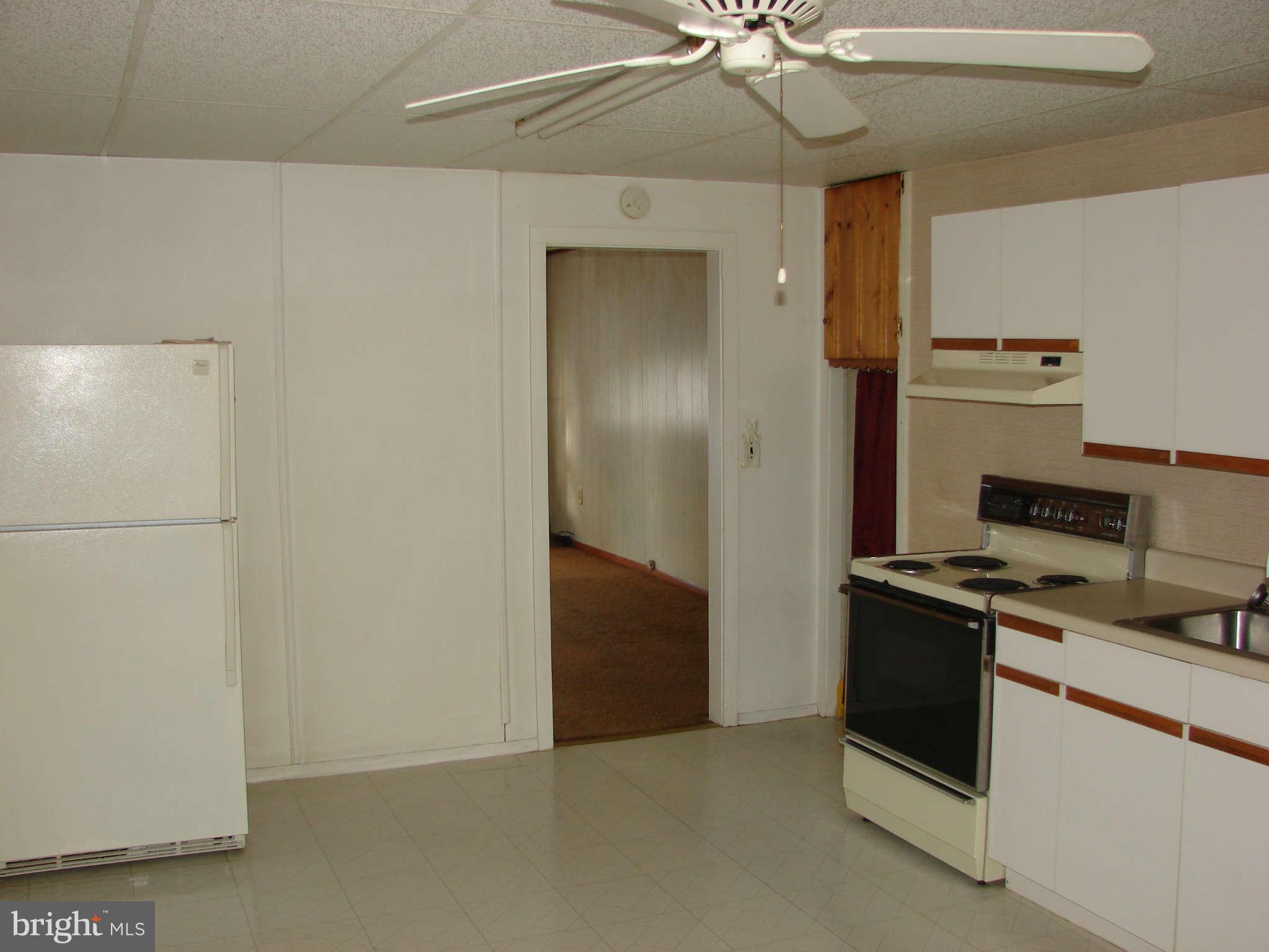 701 Fuselage Avenue Baltimore, MD 21221 - Photo 12 of 21 Kitchen