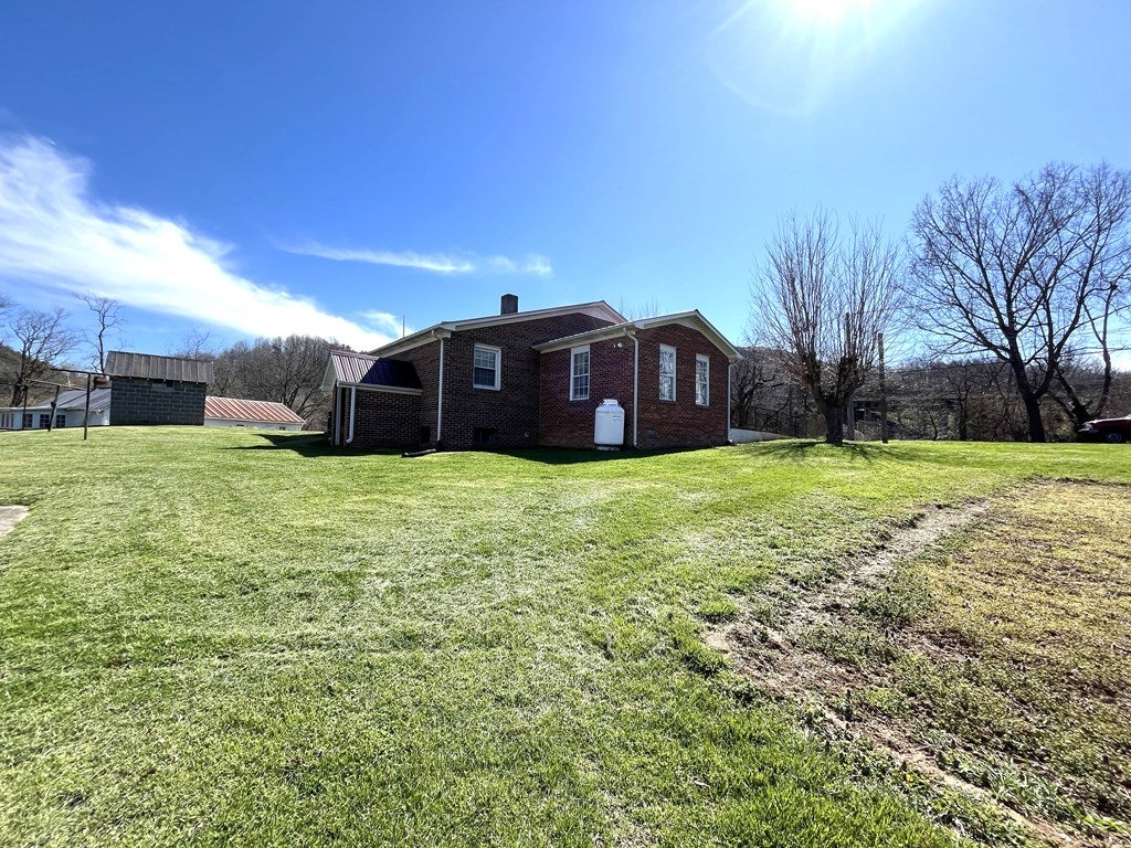 302 Old 52 Road Austinville, VA 24312 - Photo 11 of 31 Gallery Image 11