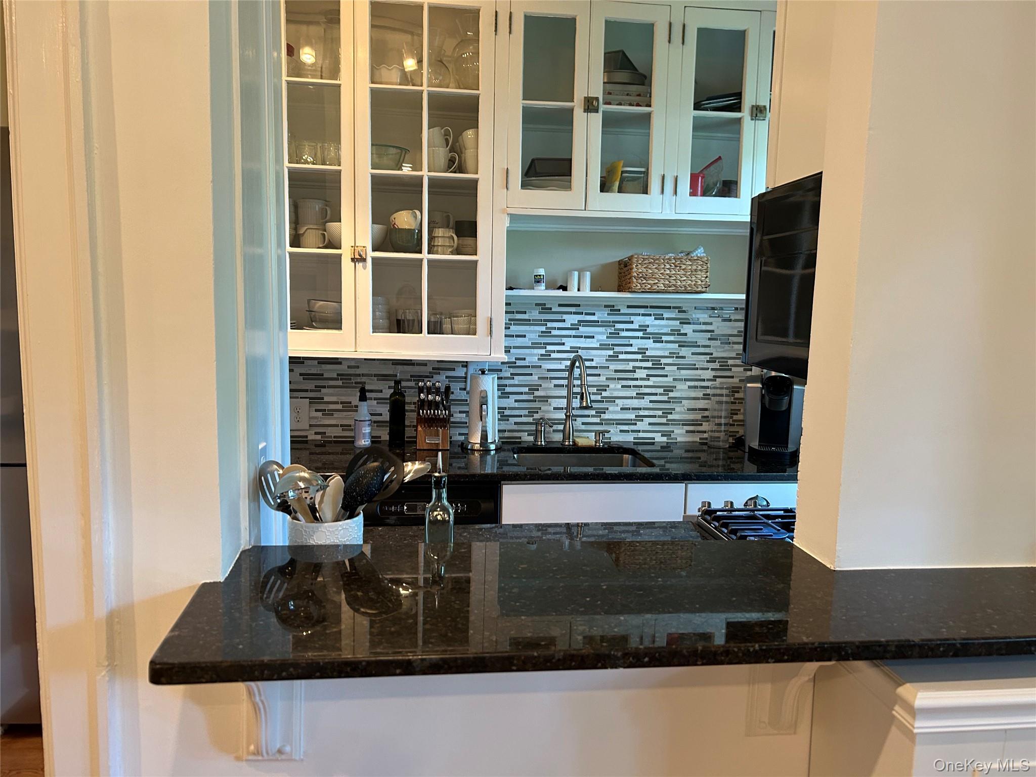 56 Pondfield Road West, Unit 4A Bronxville, NY 10708 - Photo 6 of 22 a view of a entryway of the house