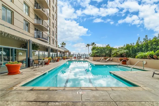 $575,000 | 850 East Ocean Boulevard, Unit 613, Long Beach, CA 90802