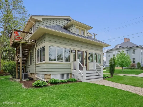 $399,999 | 424 Blaine Street, Batavia, IL 60510