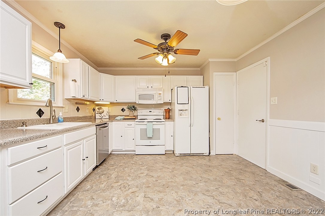 5838 Hunting Ridge Road Hope Mills, NC 28348 - Photo 10 of 34 Gallery Image 10
