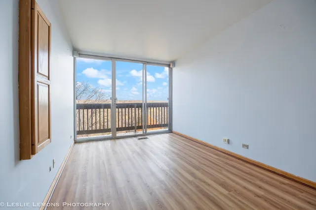 $2,350 | 5600 Hillcrest Lane, Unit 3D, Lisle, IL 60532