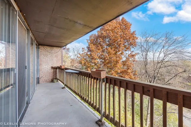 $2,350 | 5600 Hillcrest Lane, Unit 3D, Lisle, IL 60532