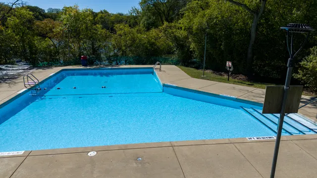 $2,350 | 5600 Hillcrest Lane, Unit 3D, Lisle, IL 60532