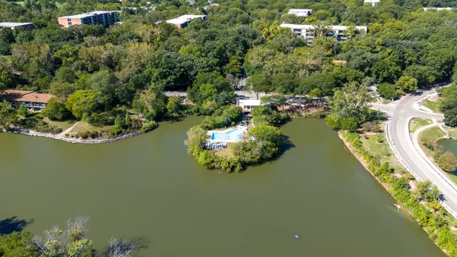 $2,350 | 5600 Hillcrest Lane, Unit 3D, Lisle, IL 60532