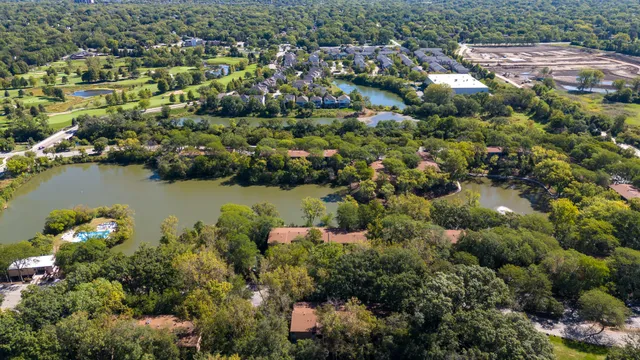 $2,350 | 5600 Hillcrest Lane, Unit 3D, Lisle, IL 60532