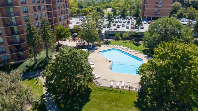 $2,350 | 5600 Hillcrest Lane, Unit 3D, Lisle, IL 60532