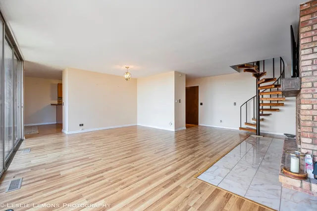 $2,350 | 5600 Hillcrest Lane, Unit 3D, Lisle, IL 60532