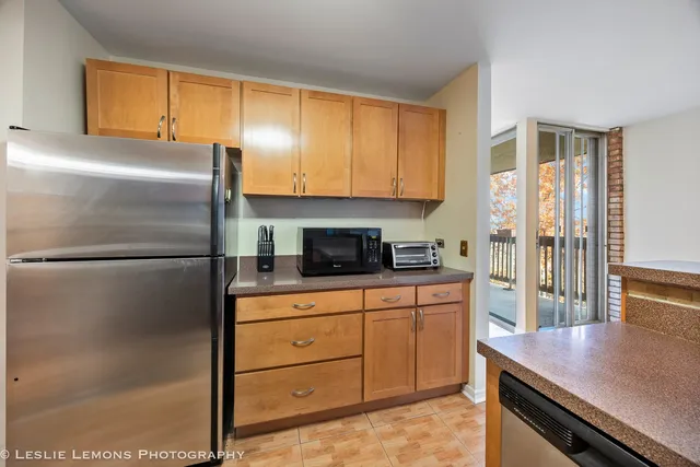 $2,350 | 5600 Hillcrest Lane, Unit 3D, Lisle, IL 60532