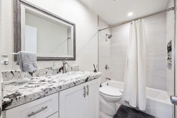 $3,800 | 42230 May Pen Road, Bermuda Dunes, CA 92203