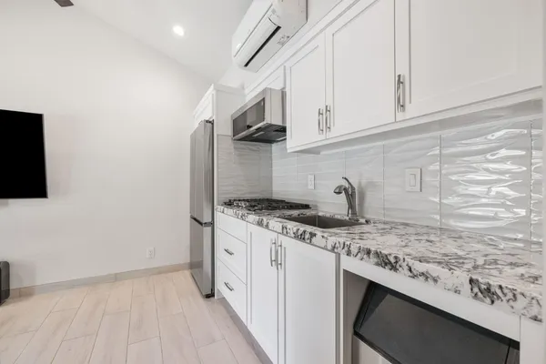 $3,800 | 42230 May Pen Road, Bermuda Dunes, CA 92203