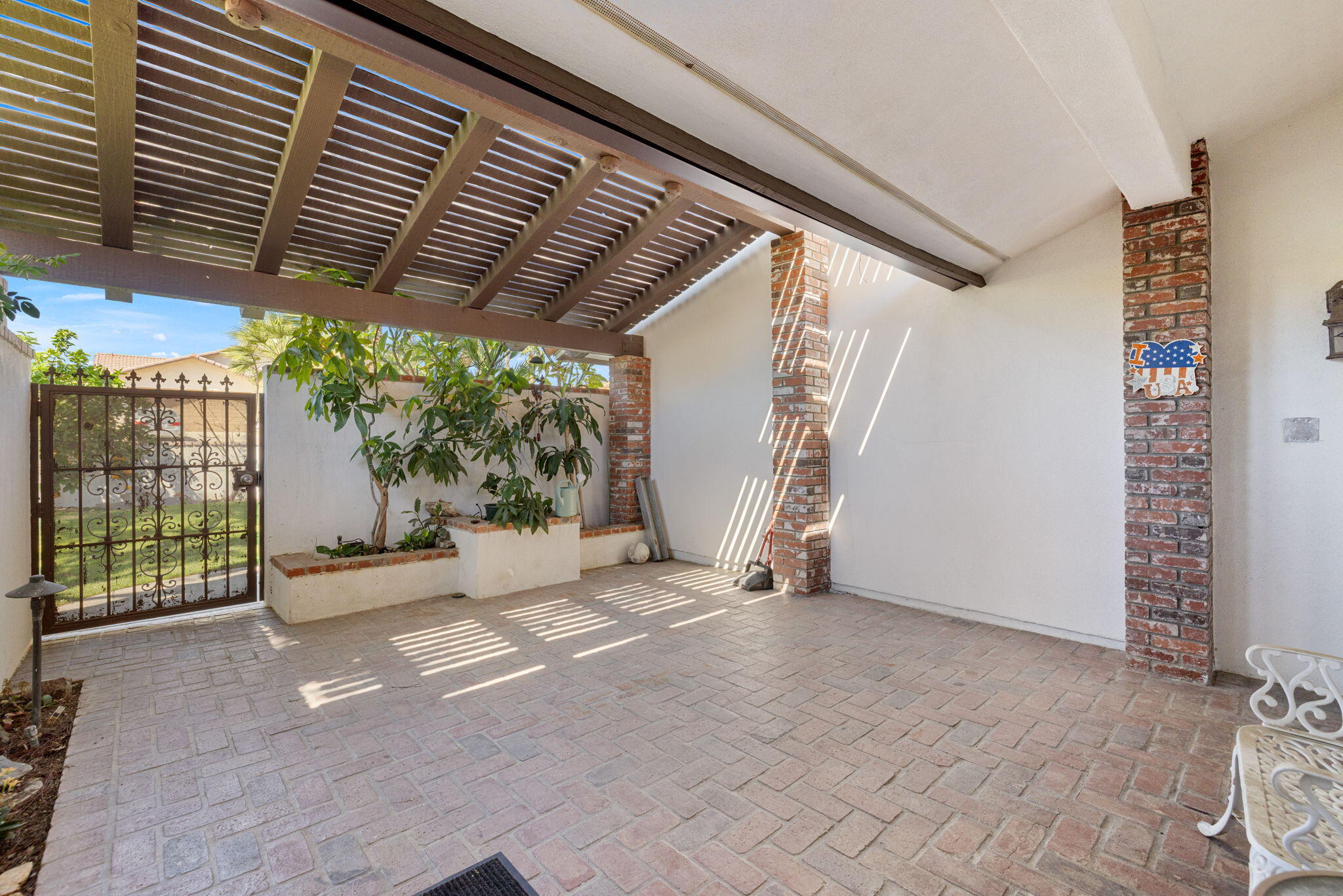 42230 May Pen Road Bermuda Dunes, CA 92203 - Photo 5 of 57 a view of an empty room with windows