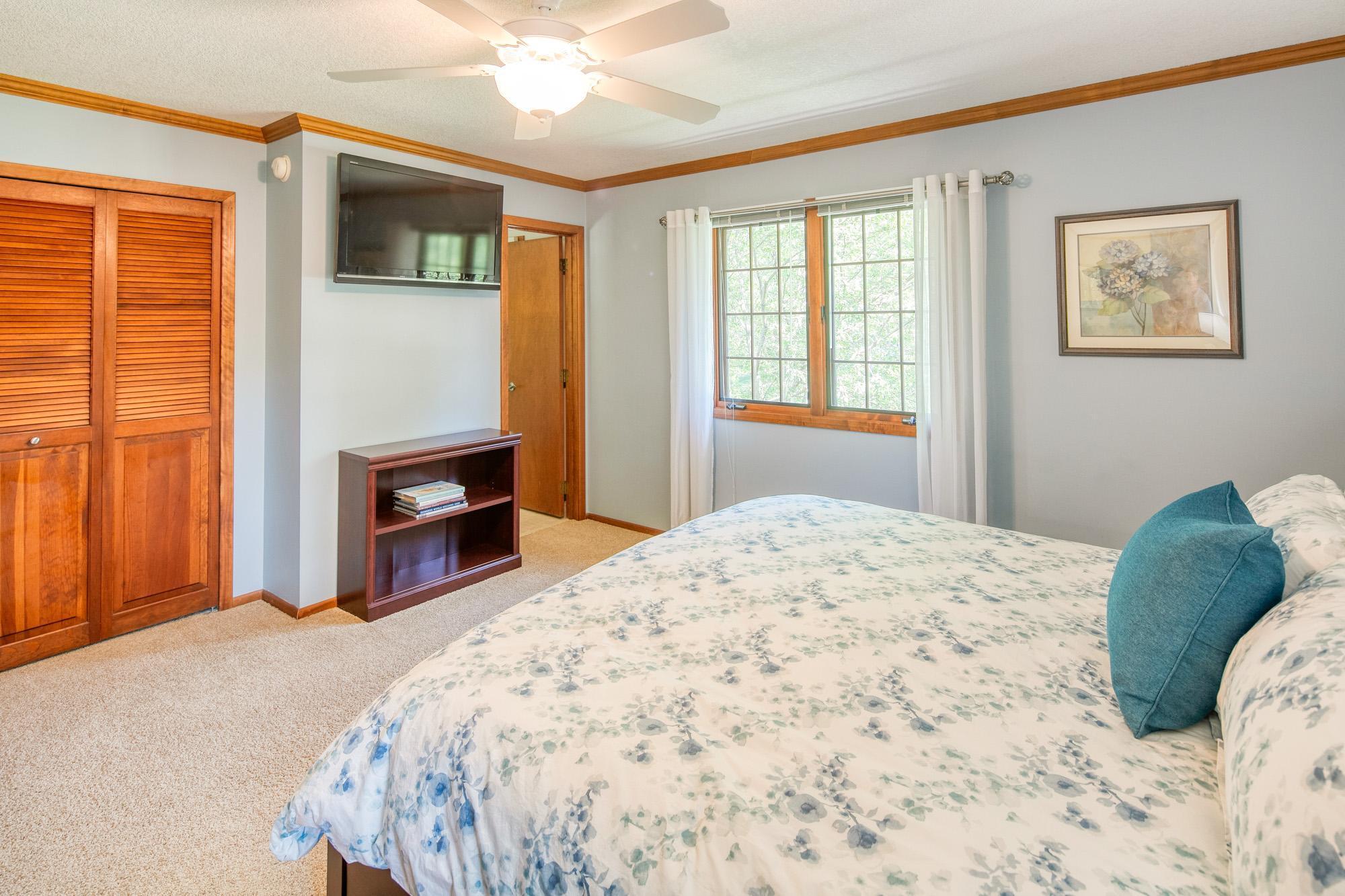 9866 Edgewood Road Bloomington, MN 55438 - Photo 17 of 50 Gallery Image 17