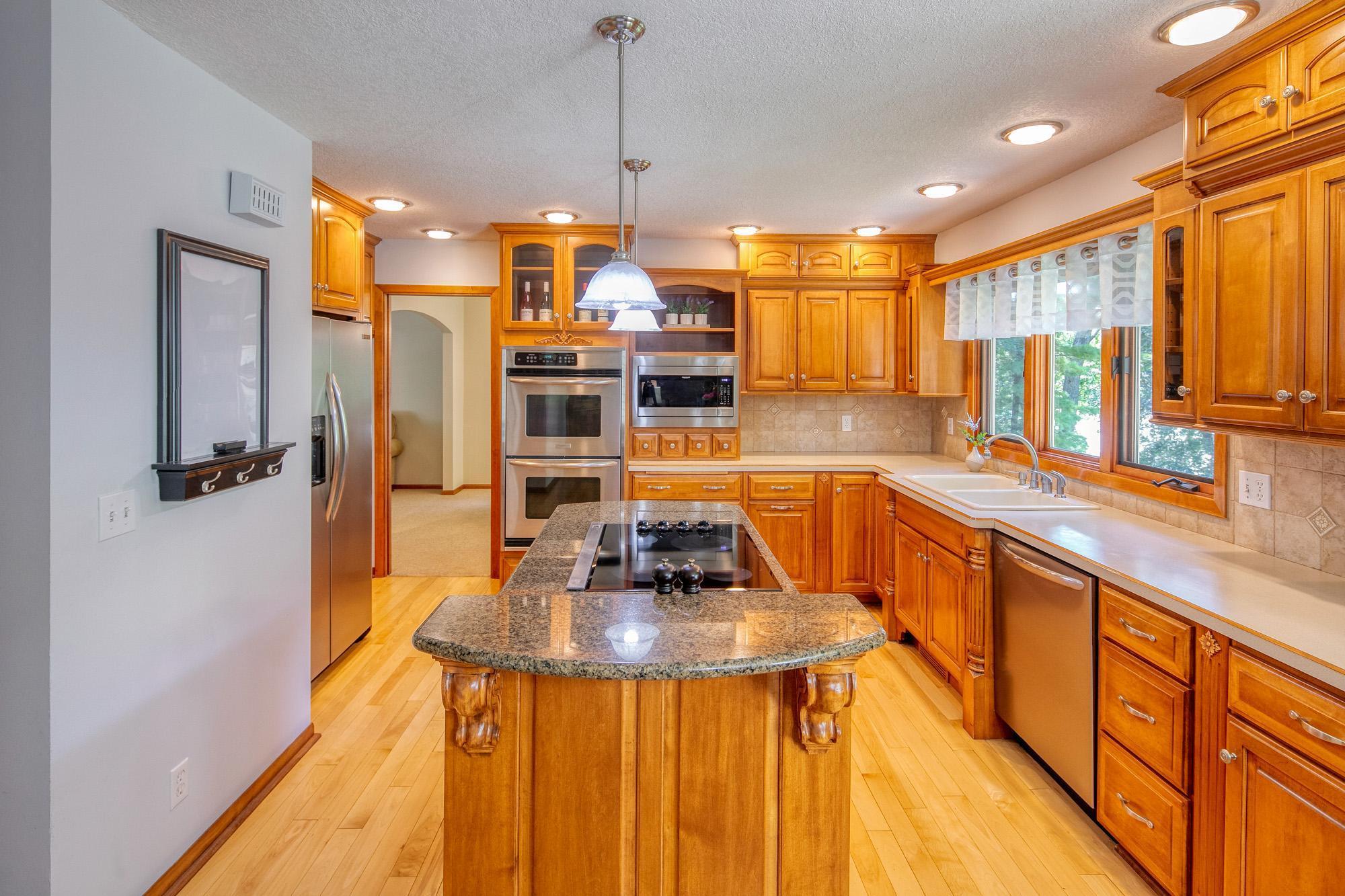 9866 Edgewood Road Bloomington, MN 55438 - Photo 4 of 50 Gallery Image 4