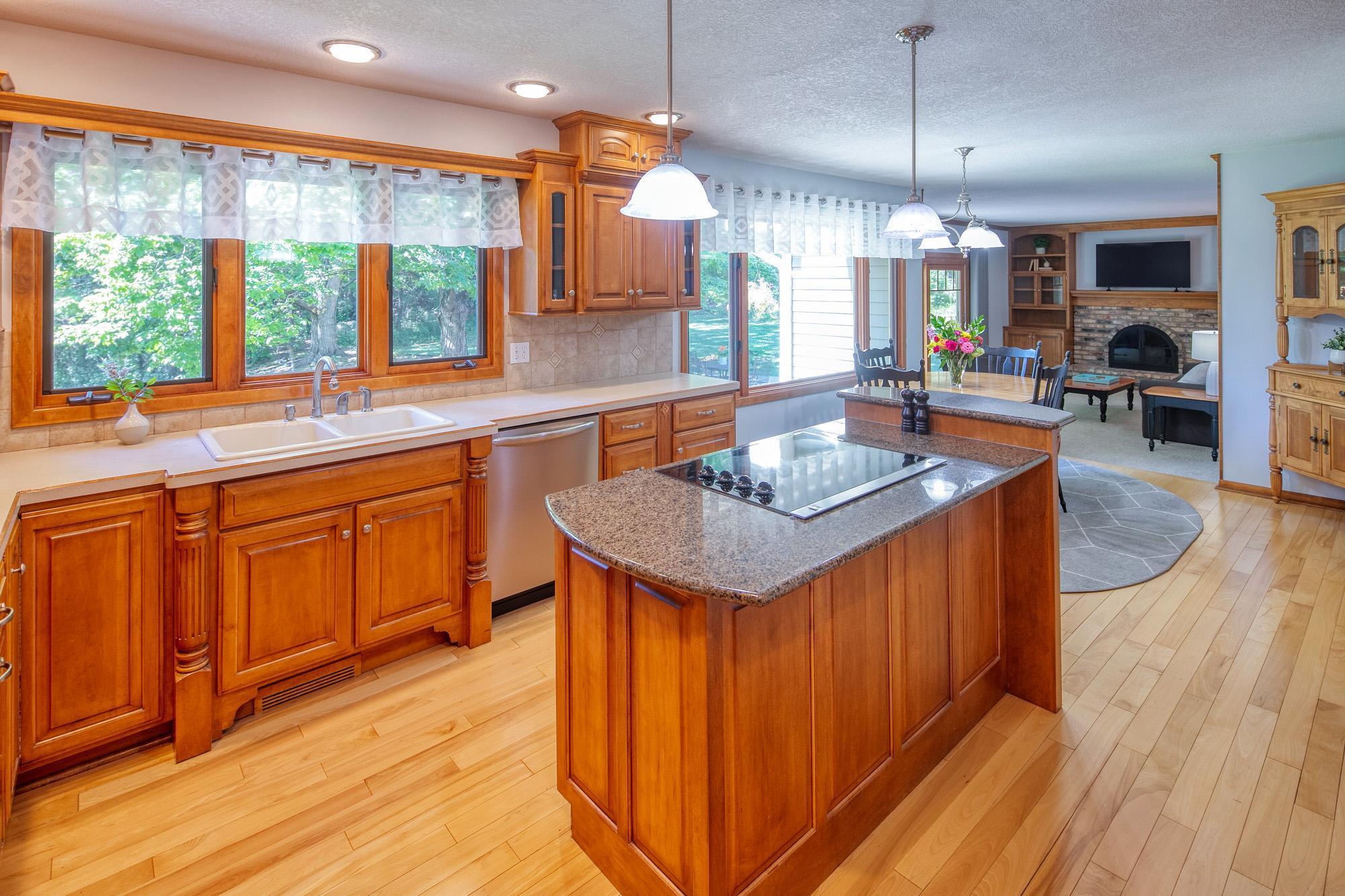 9866 Edgewood Road Bloomington, MN 55438 - Photo 6 of 50 Gallery Image 6