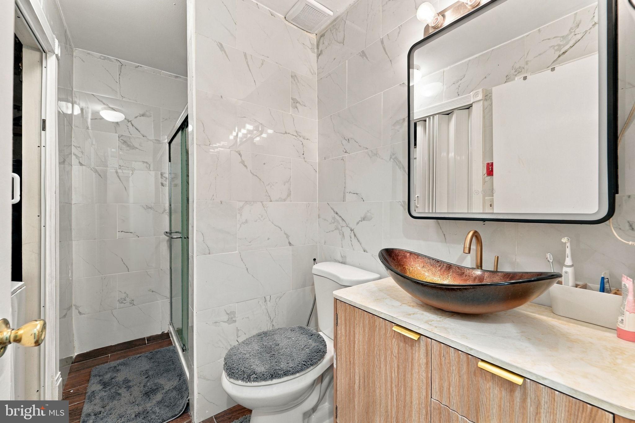 2 Oyster Bay Road, Unit J Absecon, NJ 08205 - Photo 25 of 31 2nd Full Bathroom