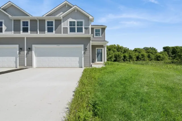 $326,900 | 1584 Meadowview Court, Whitewater, WI 53190