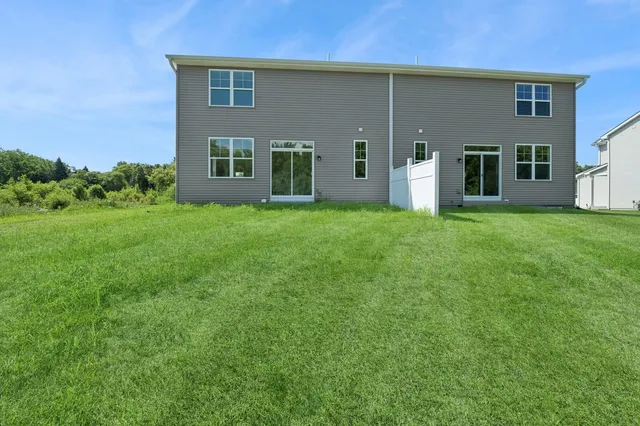 $326,900 | 1584 Meadowview Court, Whitewater, WI 53190