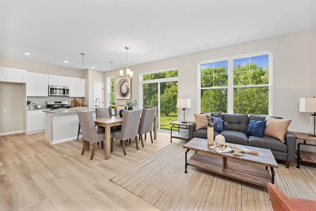 $326,900 | 1584 Meadowview Court, Whitewater, WI 53190