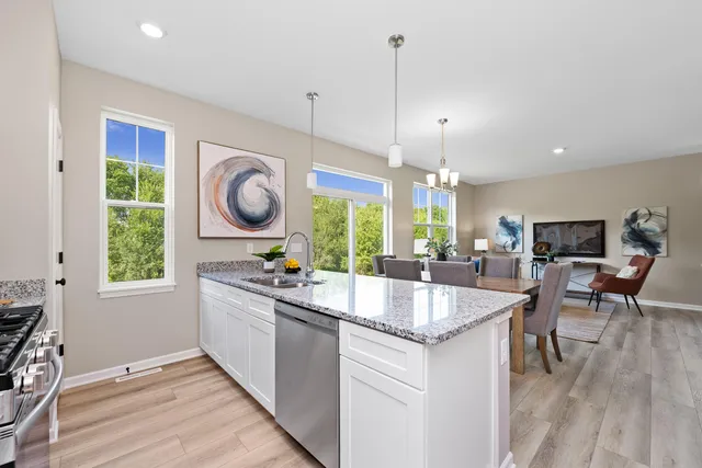 $326,900 | 1584 Meadowview Court, Whitewater, WI 53190