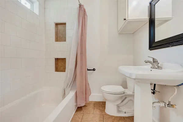 $2,250 | 404 East 29th Street, Houston, TX 77008