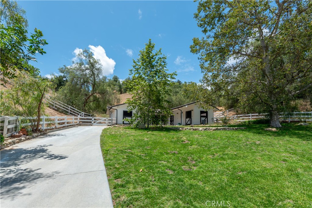 24232 Long Valley Road Hidden Hills, CA 91302 - Photo 29 of 36