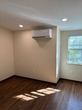 $1,975 | 19 Commercial Street, Unit 306, New Bedford, MA 02740