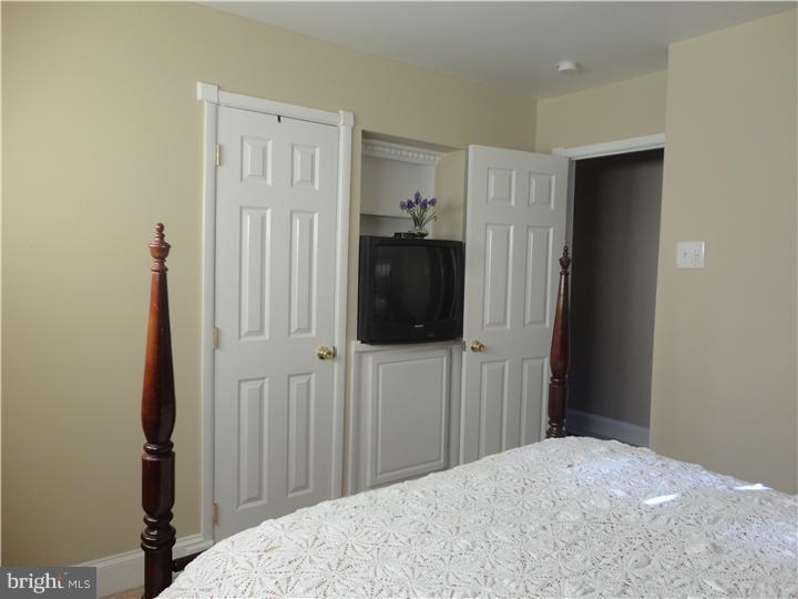 203 East Rudderow Avenue Maple Shade, NJ 08052 - Photo 11 of 20 Bedroom - Main