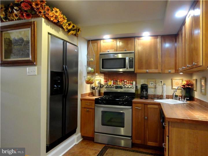 203 East Rudderow Avenue Maple Shade, NJ 08052 - Photo 3 of 20 Kitchen