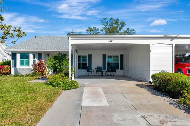 $339,900 | 9421 Kingston Drive, Bradenton, FL 34210