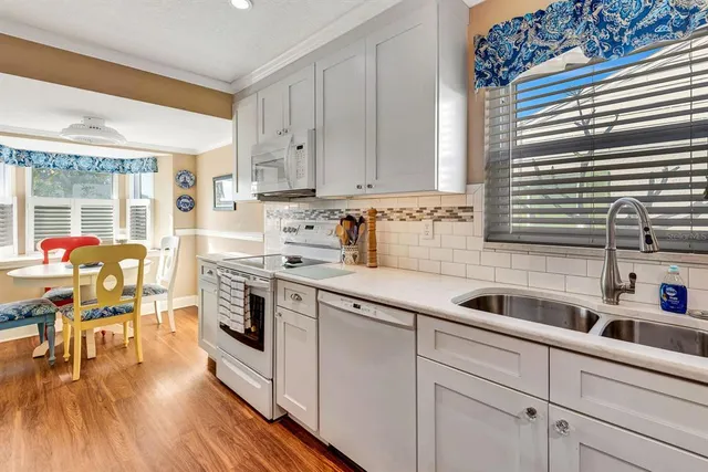 $339,900 | 9421 Kingston Drive, Bradenton, FL 34210