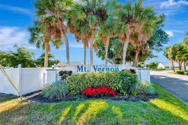 $339,900 | 9421 Kingston Drive, Bradenton, FL 34210