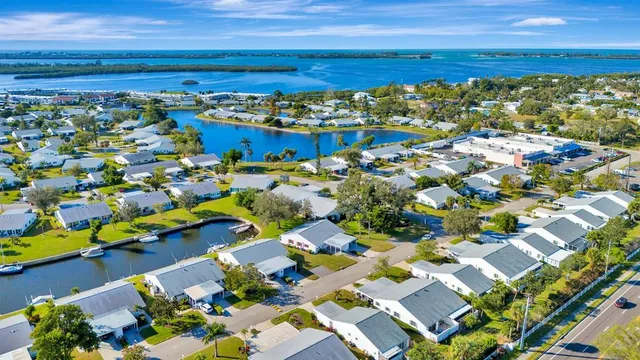 $339,900 | 9421 Kingston Drive, Bradenton, FL 34210