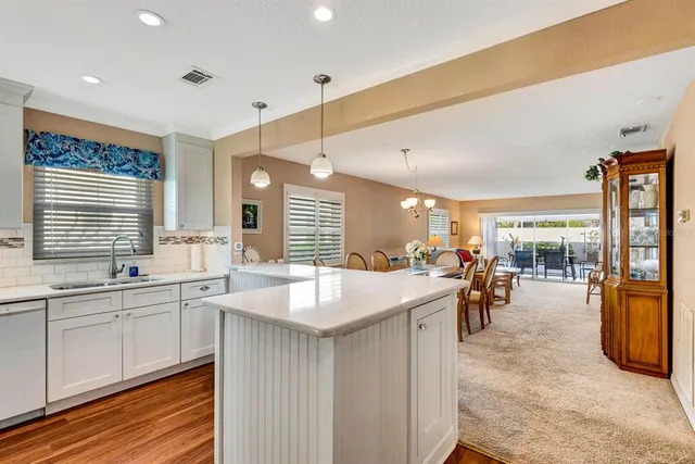 $339,900 | 9421 Kingston Drive, Bradenton, FL 34210