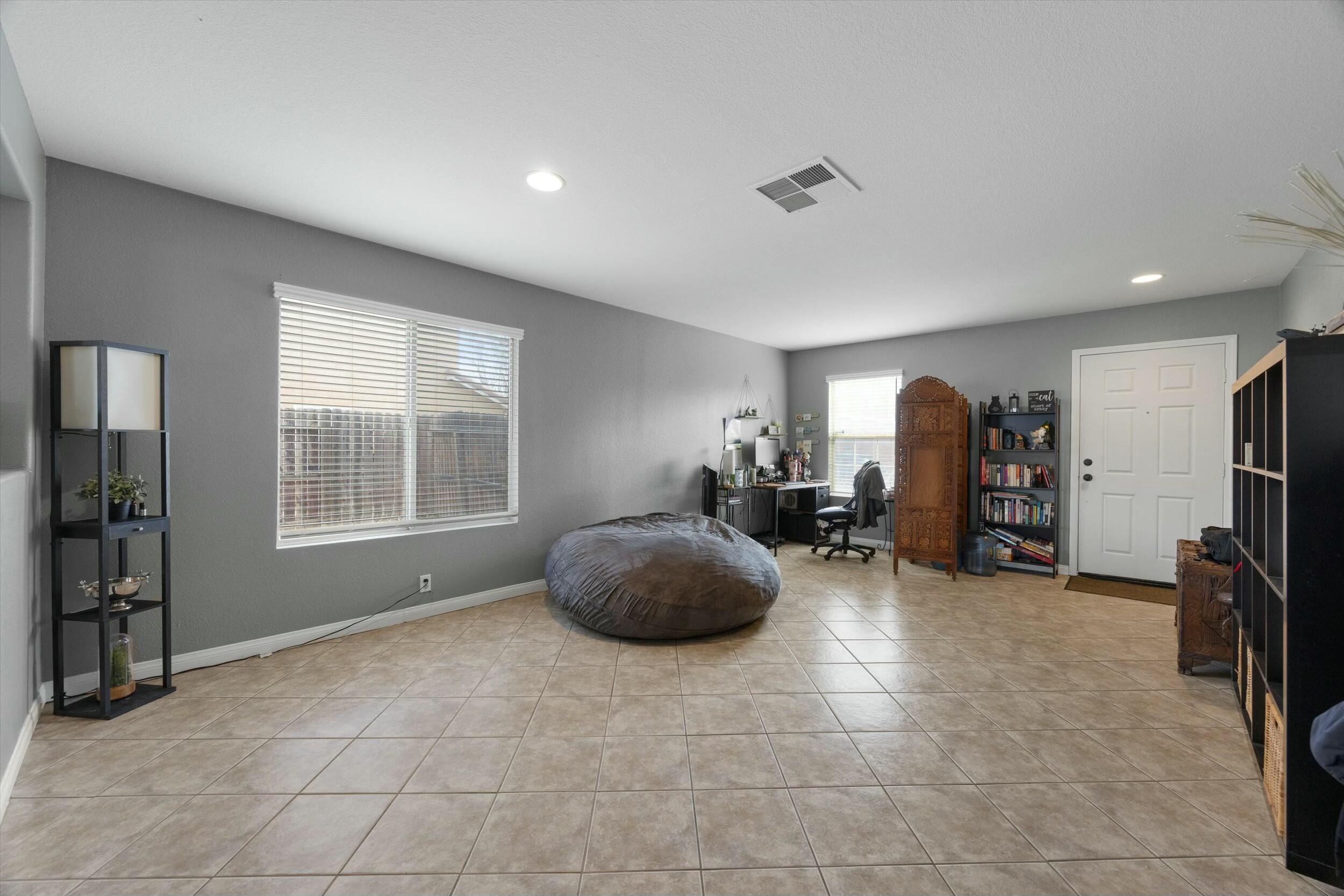 137 Asusena Drive Palmdale, CA 93550 - Photo 16 of 42 tempImagemI7RPt