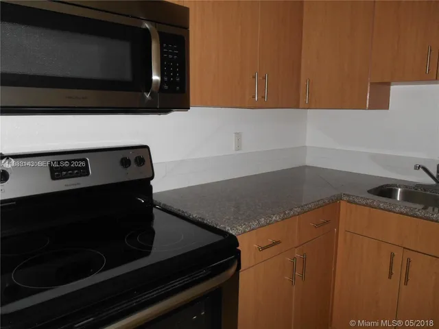 $1,850 | 5122 Northwest 79th Avenue, Unit 305, Doral, FL 33166