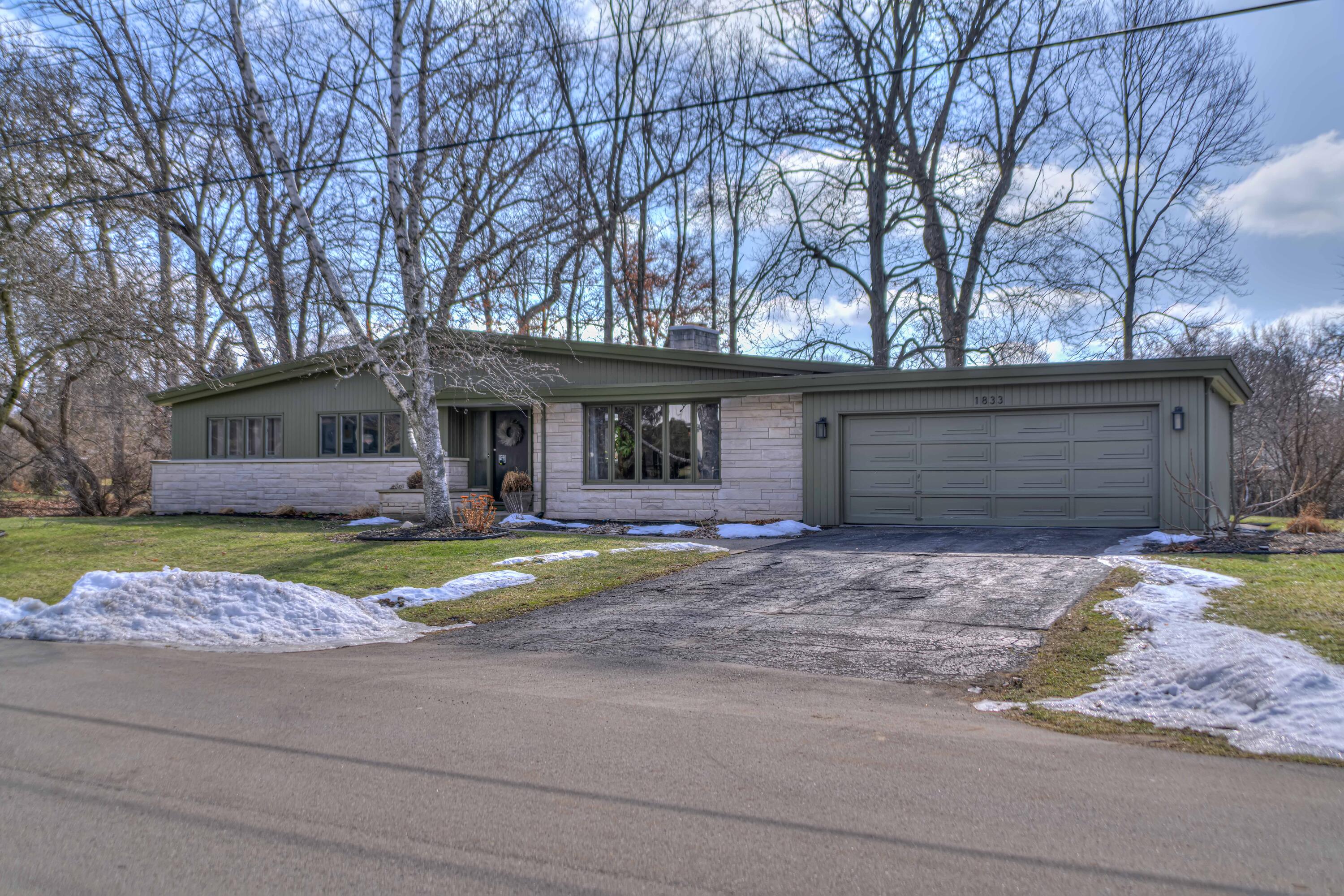 1833 Probert Road Jackson, MI 49203 - Photo 1 of 40 1833 Probert Rd 01