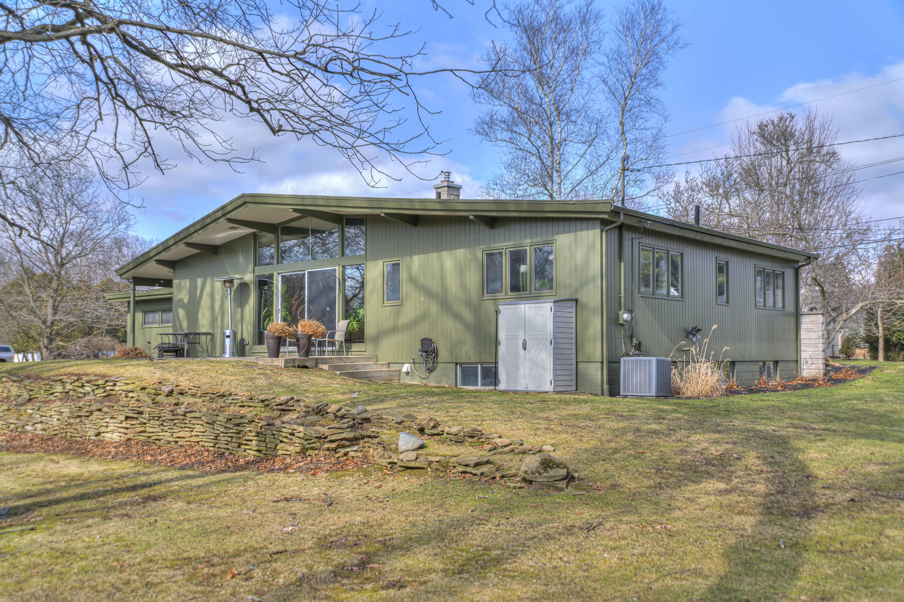 1833 Probert Road Jackson, MI 49203 - Photo 3 of 40 1833 Probert Rd 05