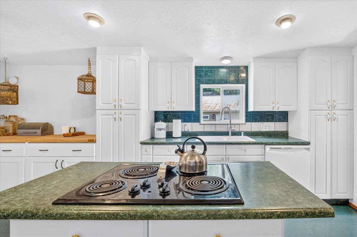 5292 North Shore Diamond Lake Road Newport, WA 99156 - Photo 17 of 40