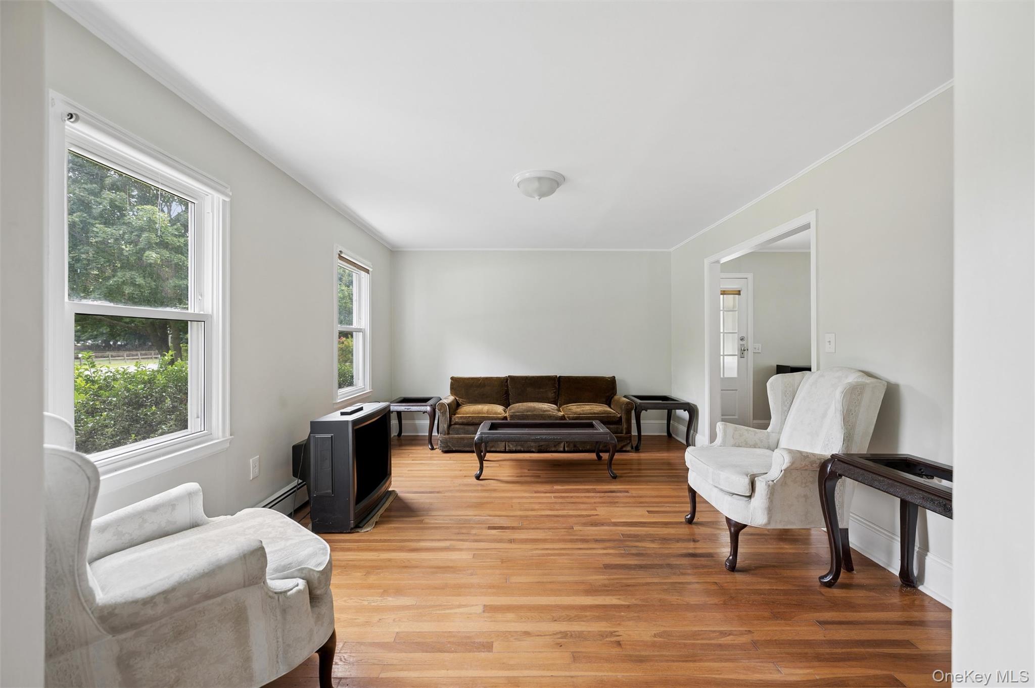 170 Barnes Road Moriches, NY 11955 - Photo 5 of 23 Gallery Image 5