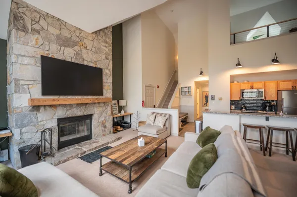 $689,000 | 8 J Northbrook Village Road, Unit C32, West Dover, VT 05356