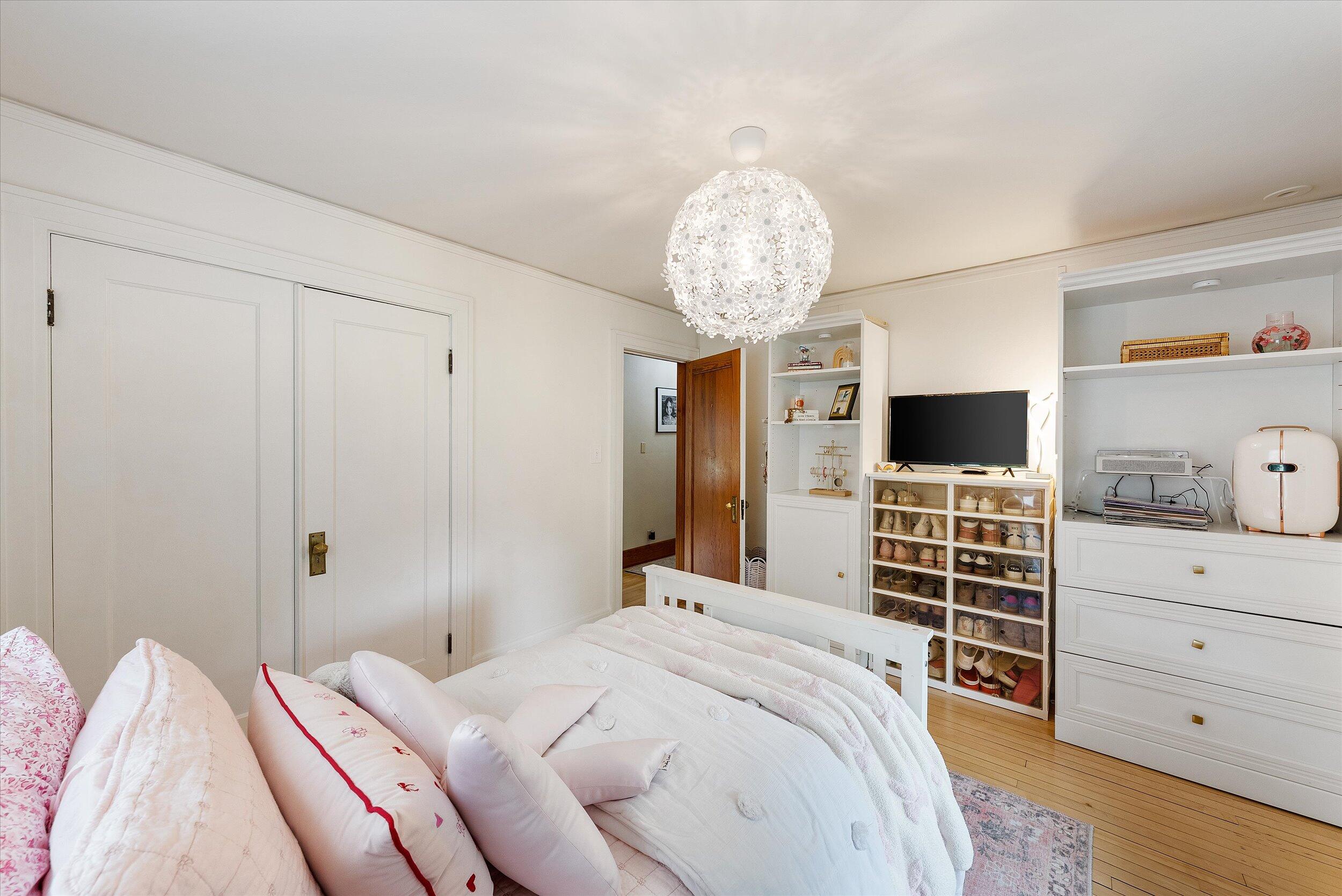 N69W6507 Bridge Road Cedarburg, WI 53012 - Photo 31 of 98 Bedroom