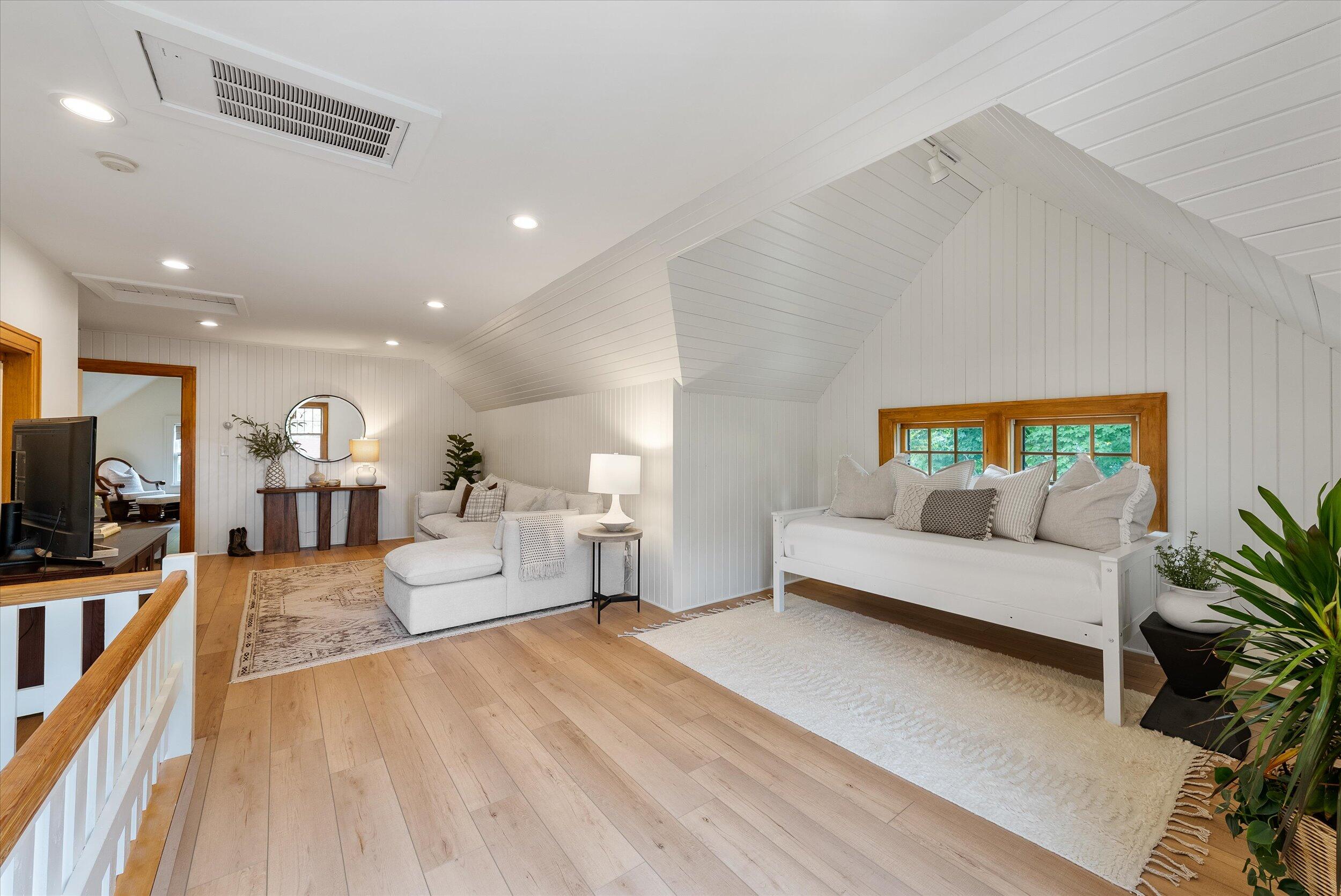 N69W6507 Bridge Road Cedarburg, WI 53012 - Photo 35 of 98 3rd Floor living room