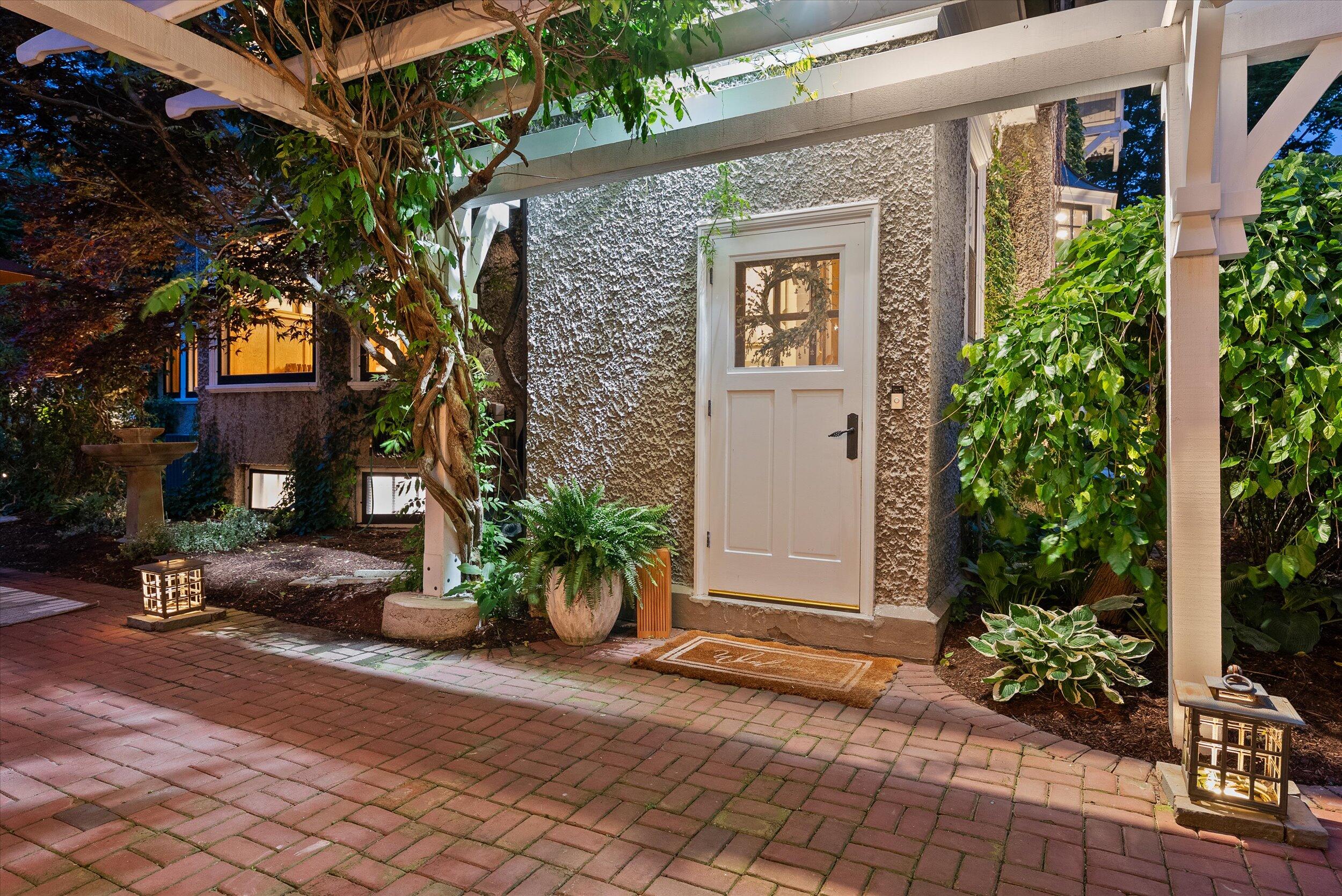 N69W6507 Bridge Road Cedarburg, WI 53012 - Photo 88 of 98 Side Entry