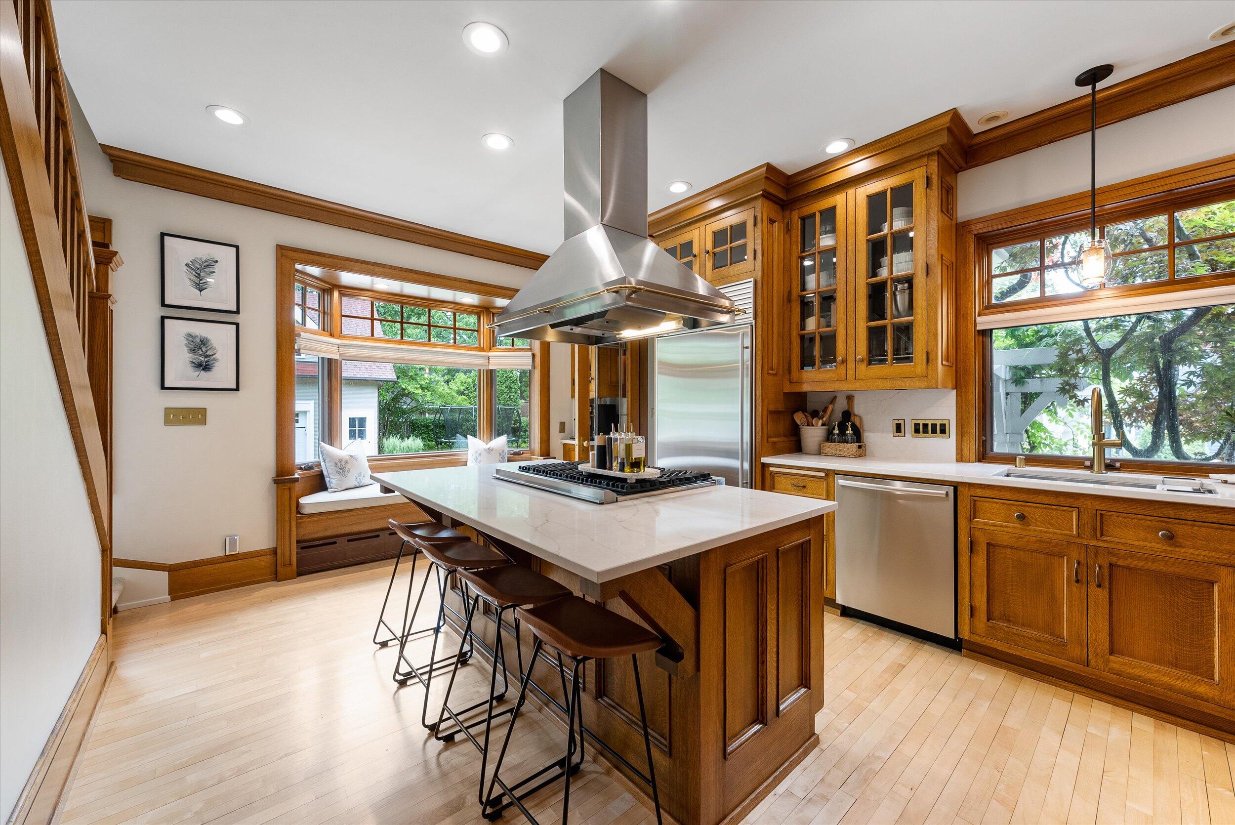 N69W6507 Bridge Road Cedarburg, WI 53012 - Photo 10 of 98 Kitchen