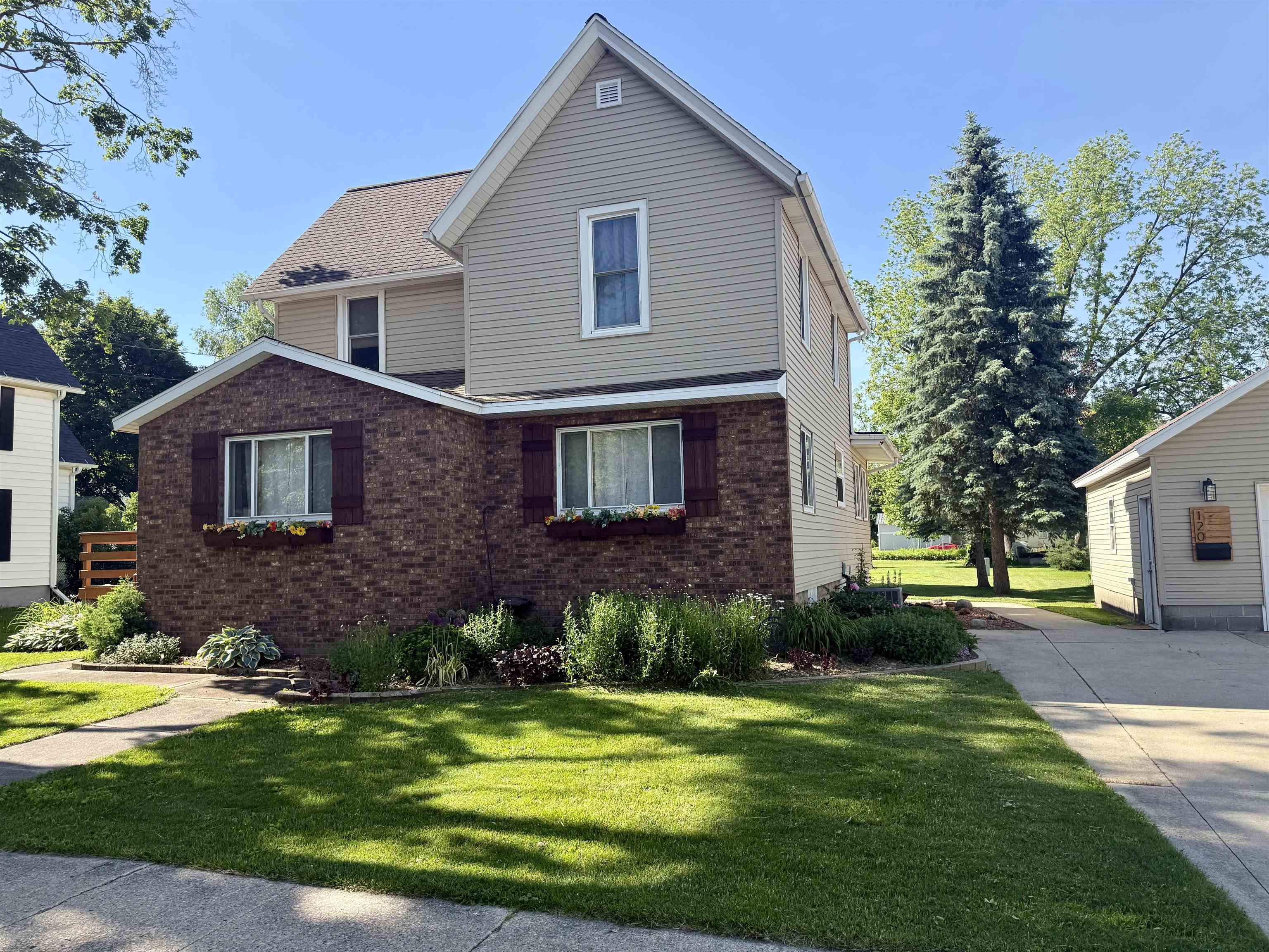 120 Pierce Street Randolph, WI 53956 - Photo 4 of 90