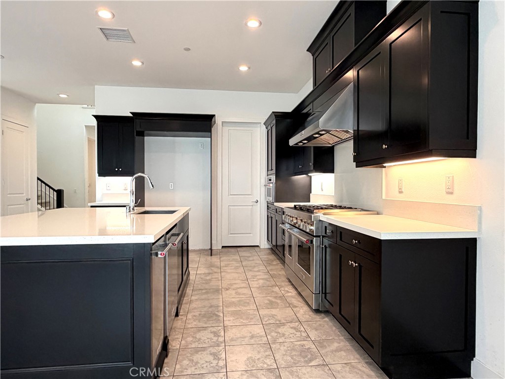 20756 Bluebird Court Porter Ranch, CA 91326 - Photo 4 of 32